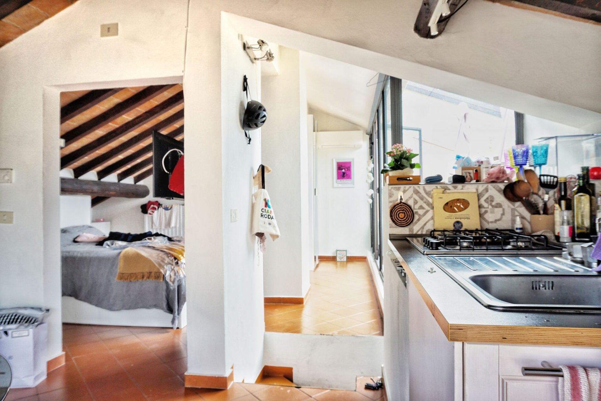 Attico-monolocale con terrazzo